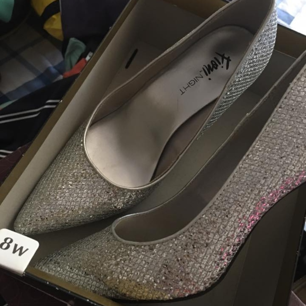 NEW! Fioni Night Sparkling Silver Womens Heels 8